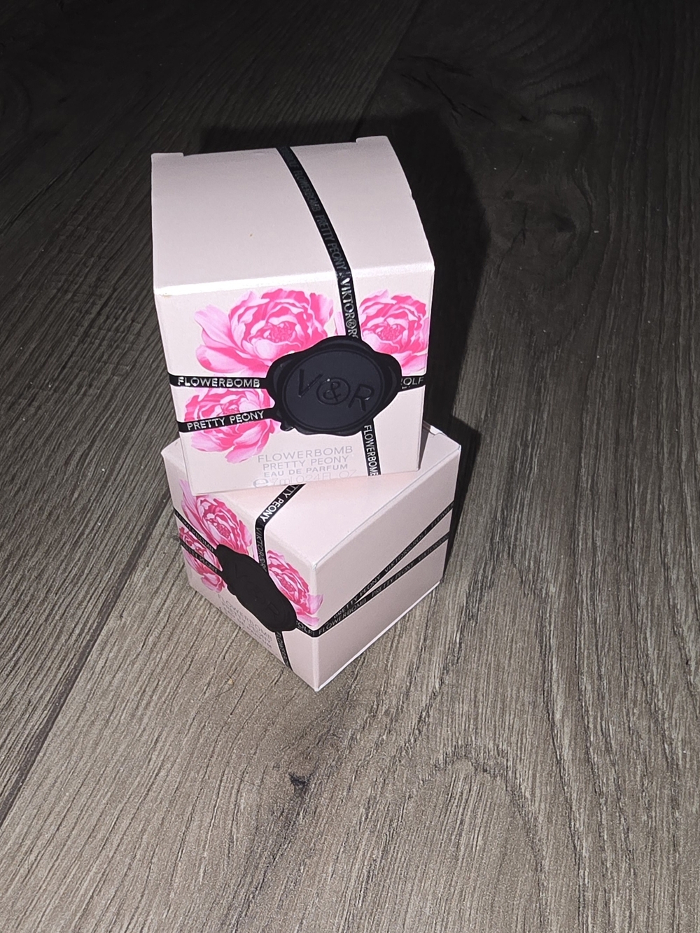 Viktor & Rolf Flowerbomb Pretty Peony Gift Box Set - Pink Floral
